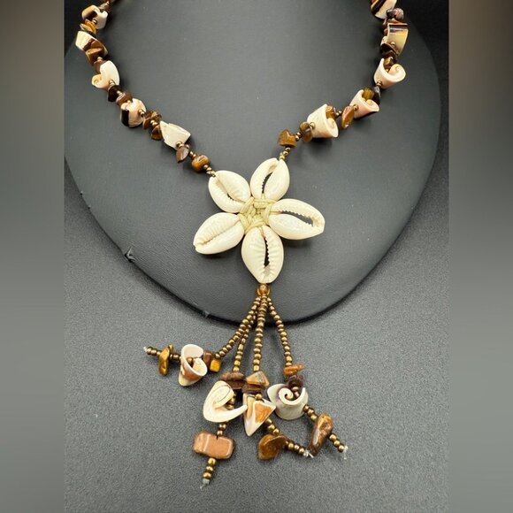 Mid Century Hawaiian Cowrie Shell Beaded Necklace with Floral Shell Design - Picture 8 of 16